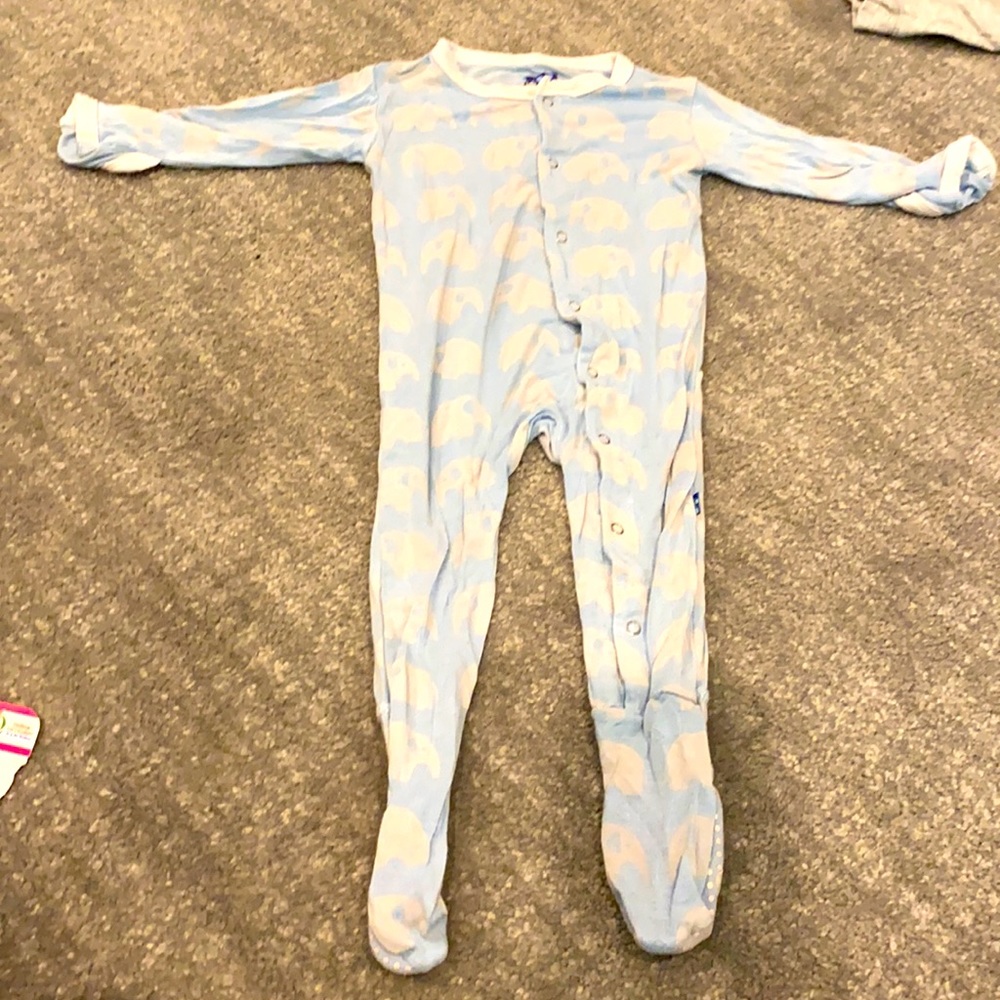 Kickee pants onesie ( elephant )